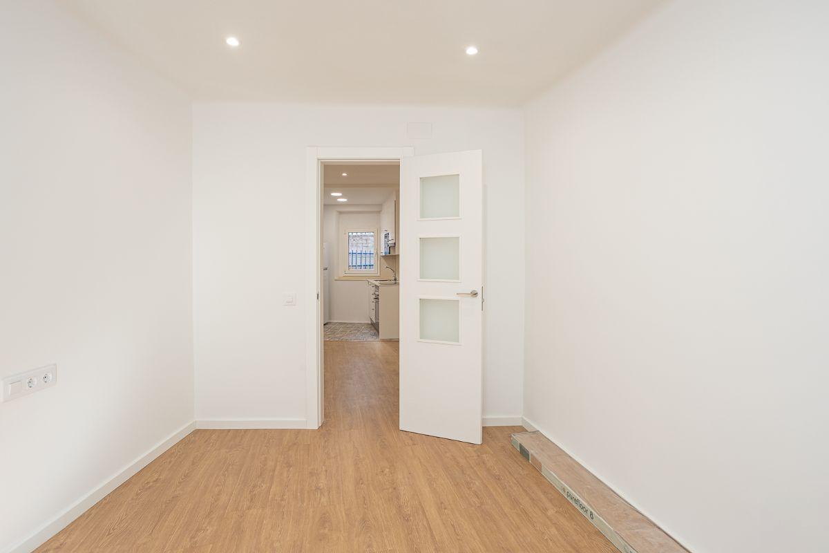 For sale of flat in Badalona