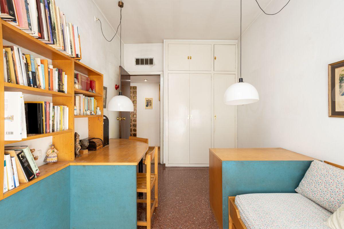 For sale of flat in Badalona