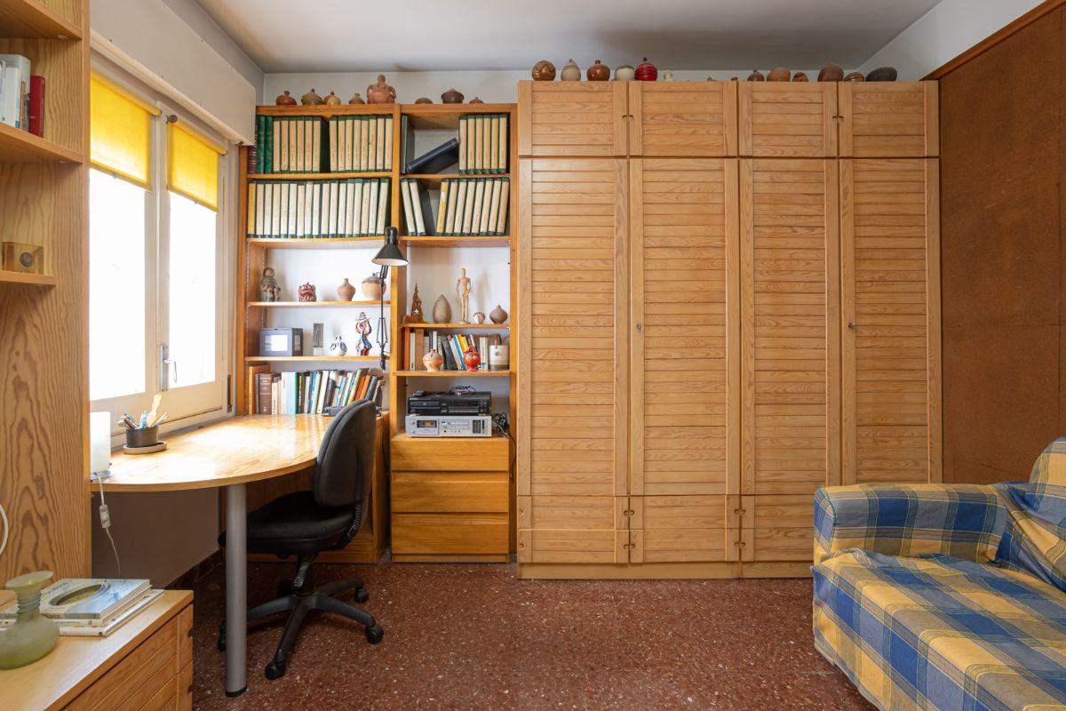 For sale of flat in Badalona