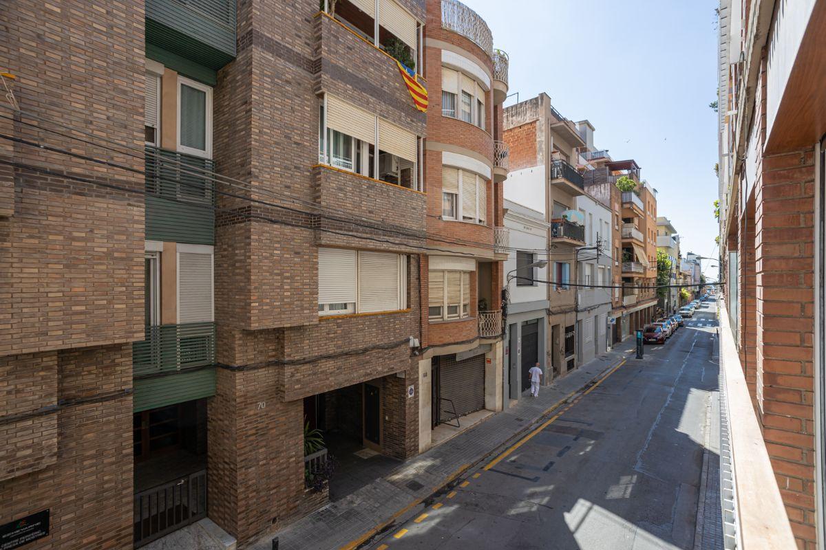 For sale of flat in Badalona