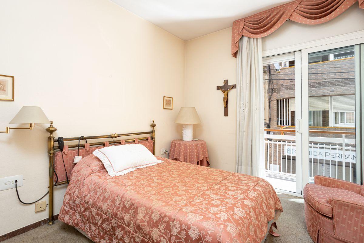 For sale of flat in Badalona