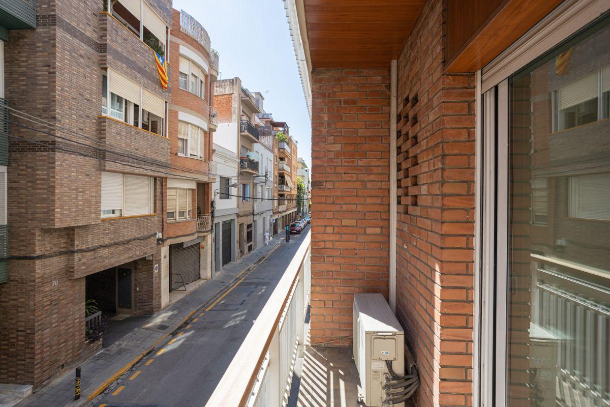 For sale of flat in Badalona
