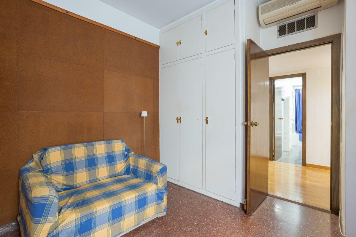 For sale of flat in Badalona