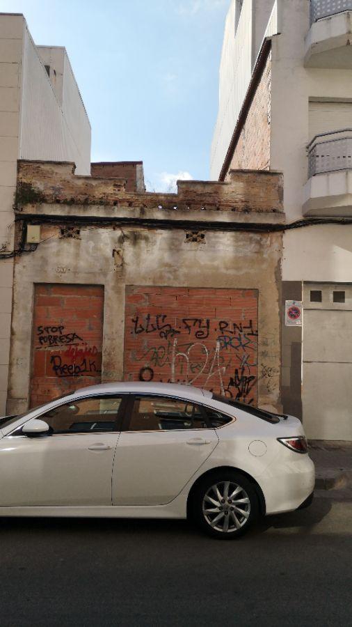 For sale of land in Badalona