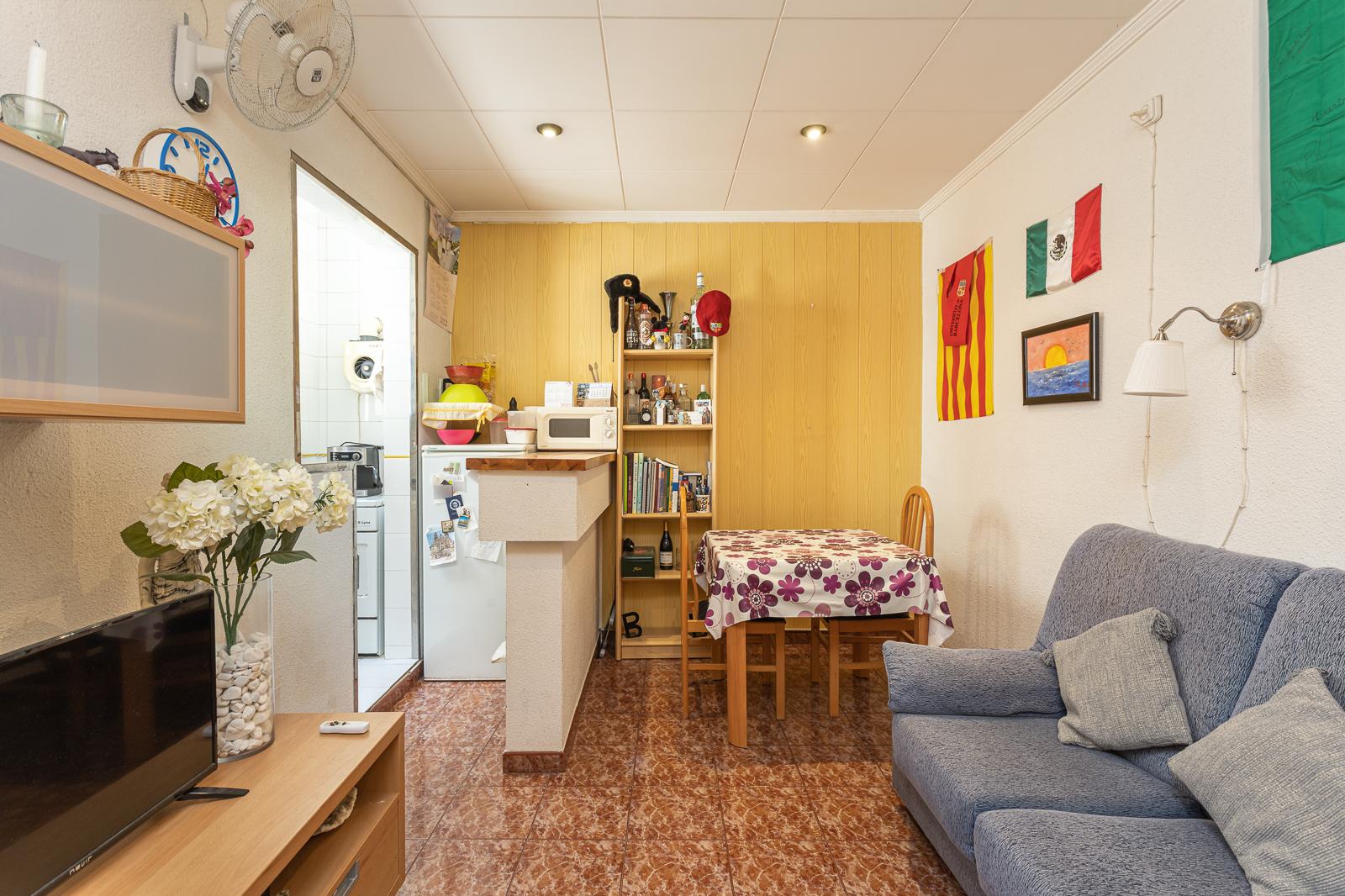For sale of house in Badalona