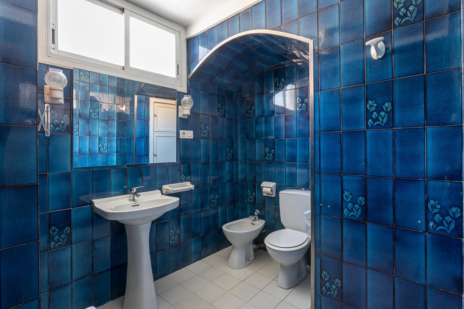 For sale of house in Badalona