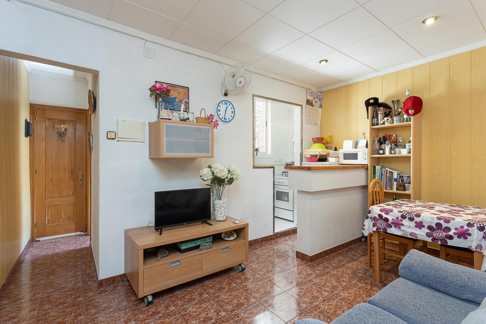 For sale of house in Badalona