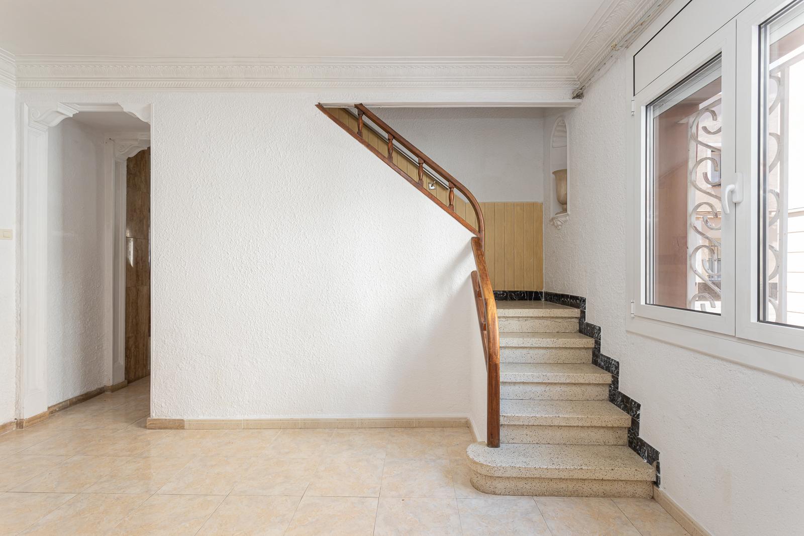 For sale of house in Badalona