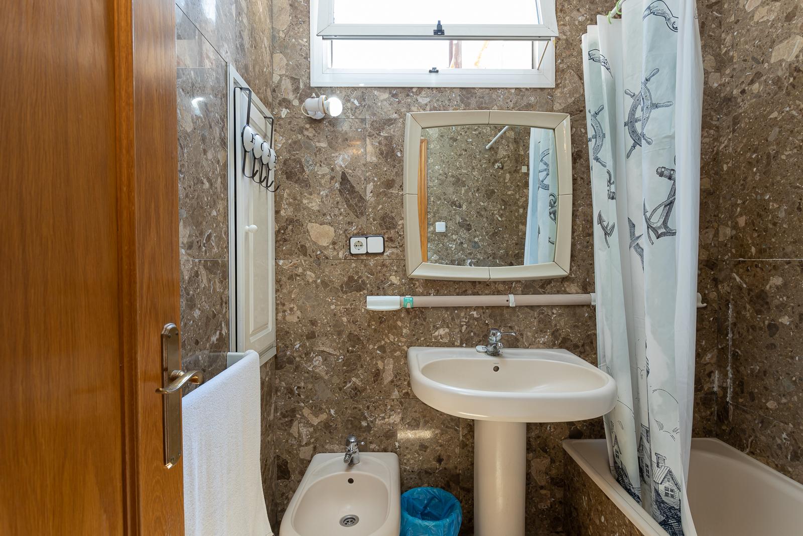 For sale of house in Badalona