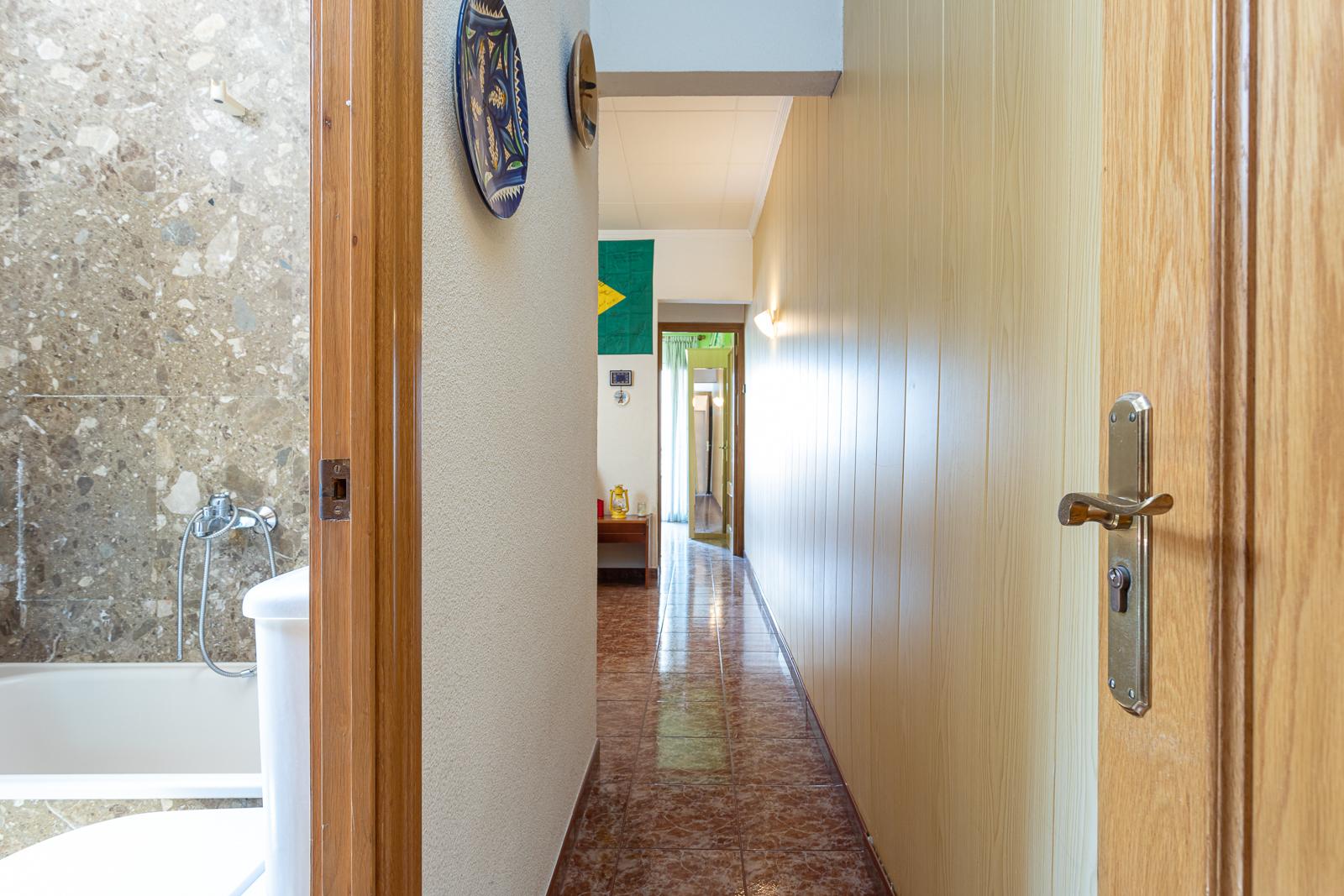 For sale of house in Badalona