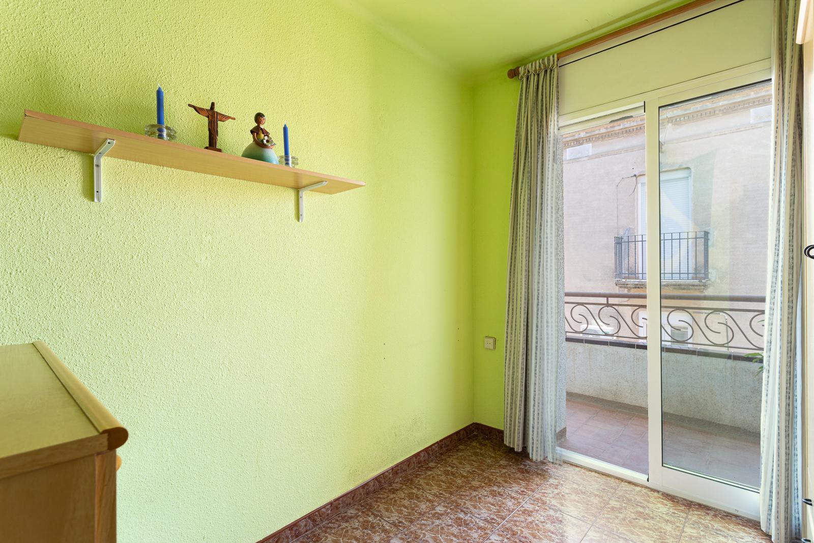 For sale of house in Badalona
