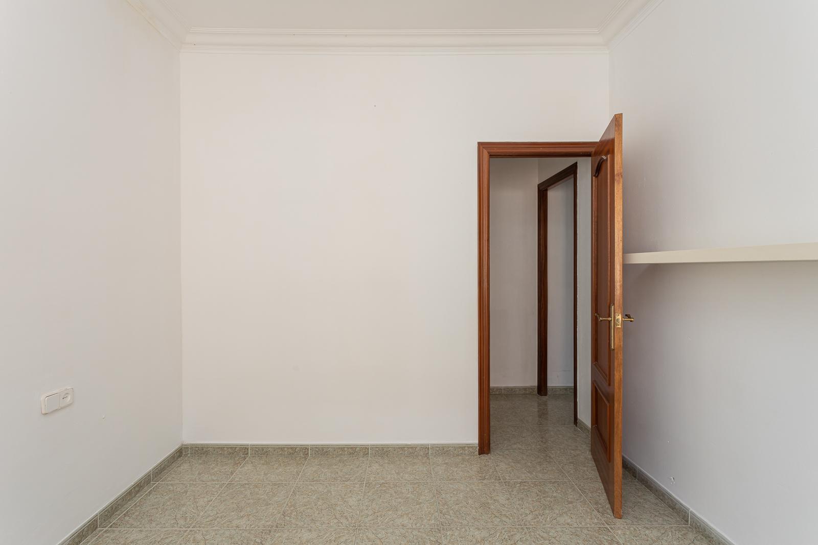 For sale of house in Badalona