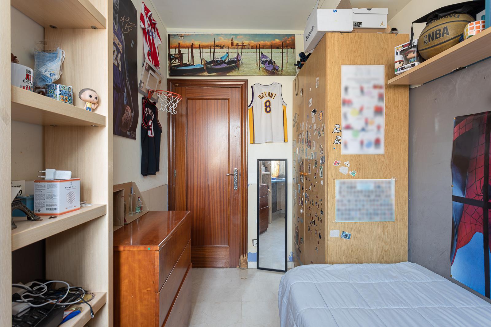 For sale of flat in Badalona