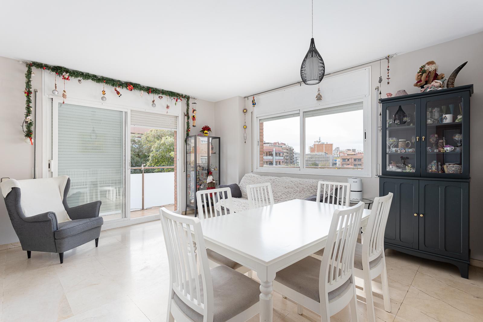 For sale of flat in Badalona