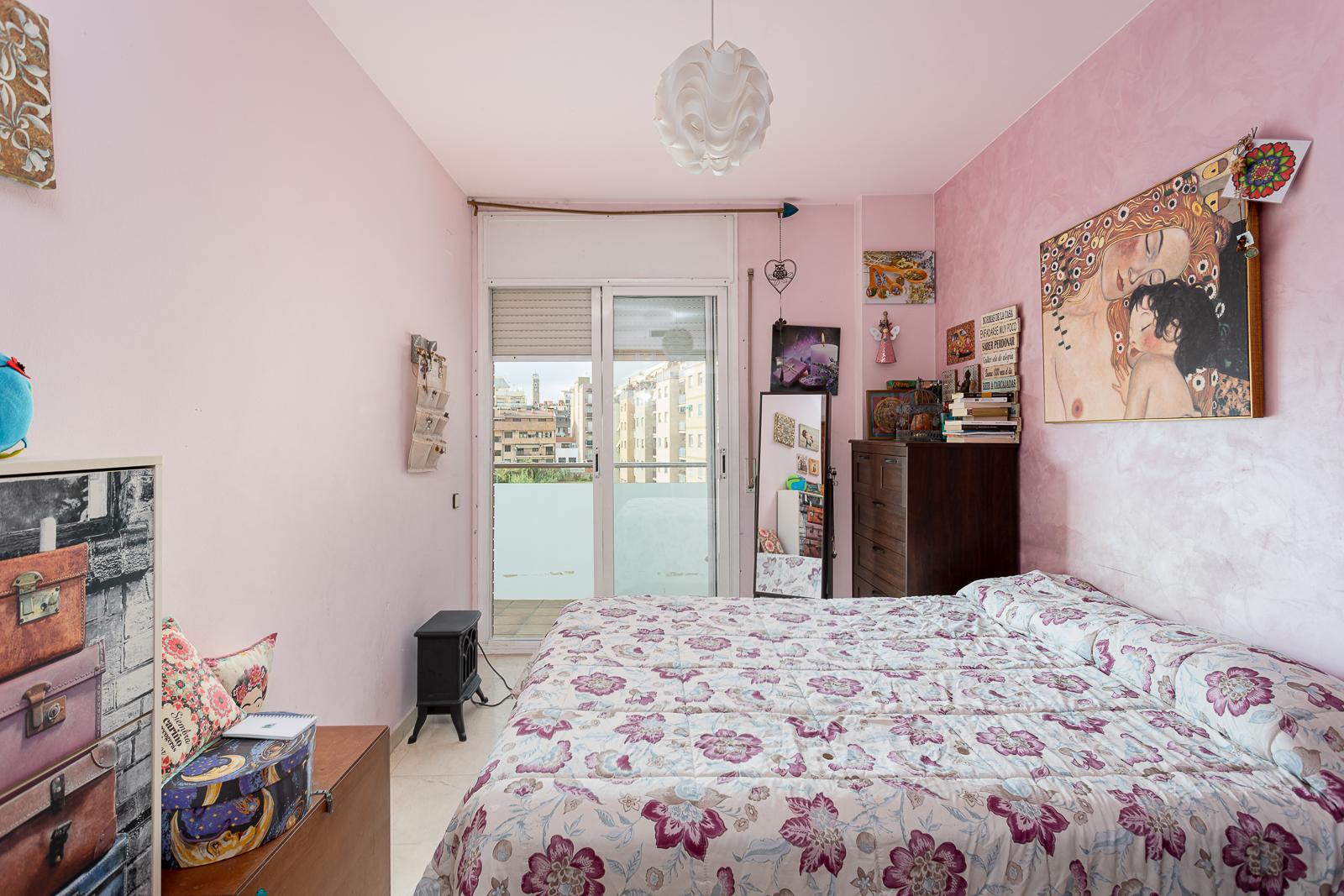 For sale of flat in Badalona