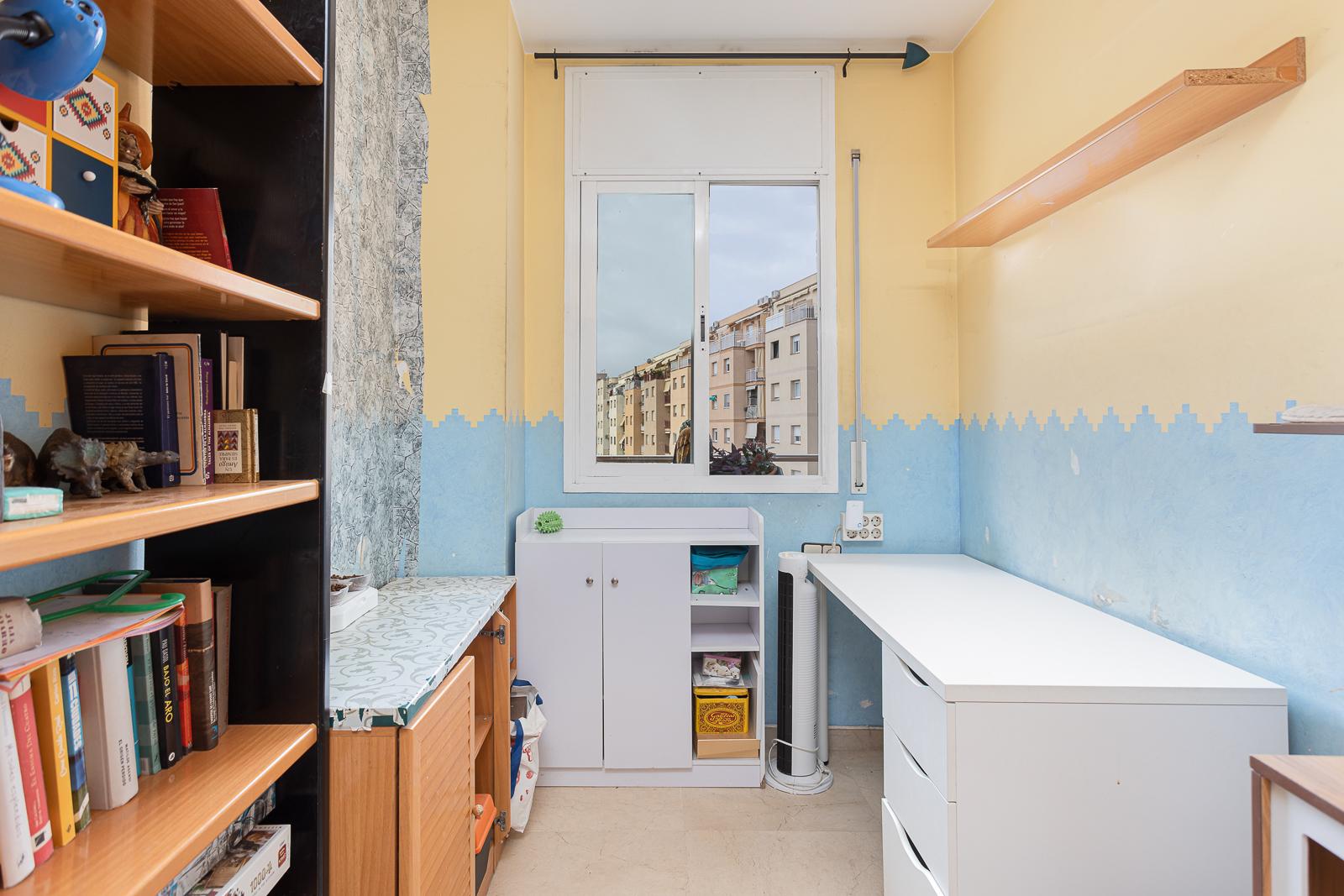 For sale of flat in Badalona