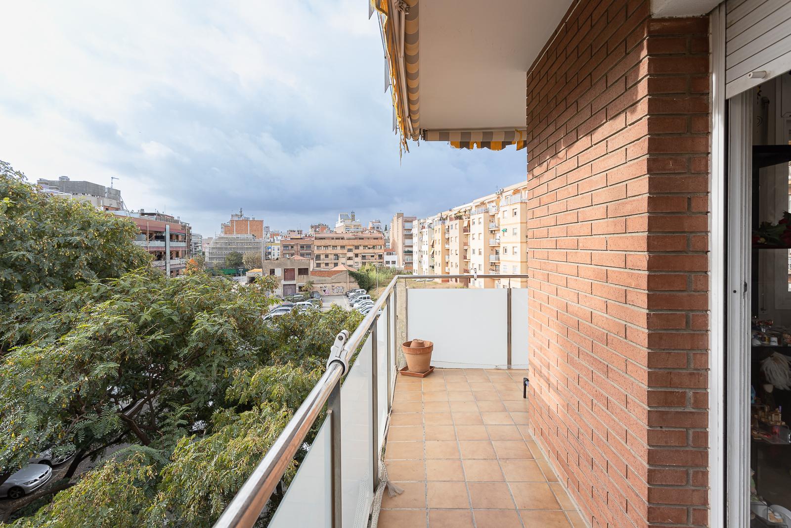 For sale of flat in Badalona