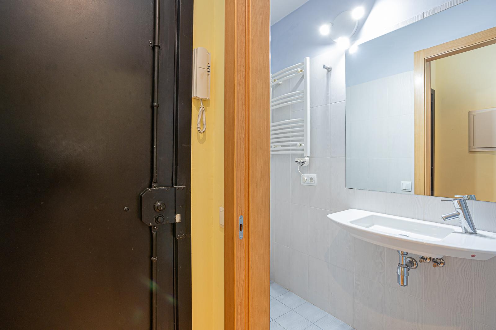 For sale of flat in Badalona