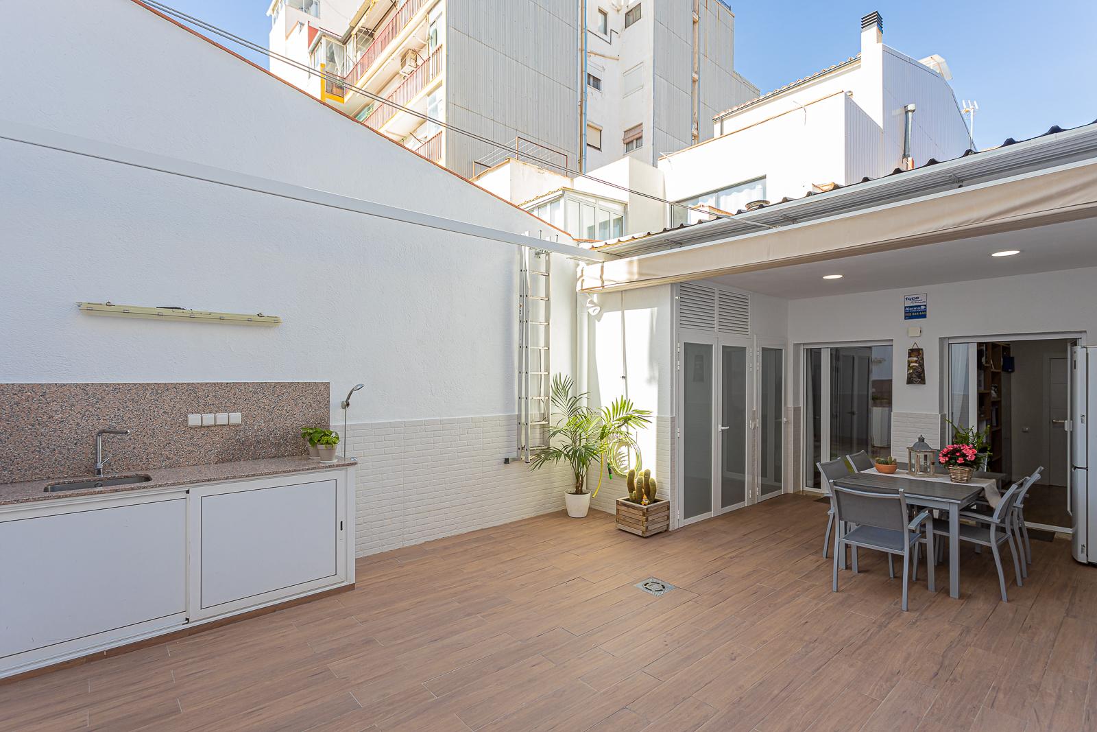 For sale of ground floor in Badalona
