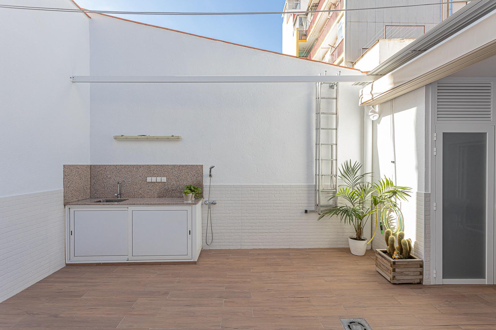 For sale of ground floor in Badalona
