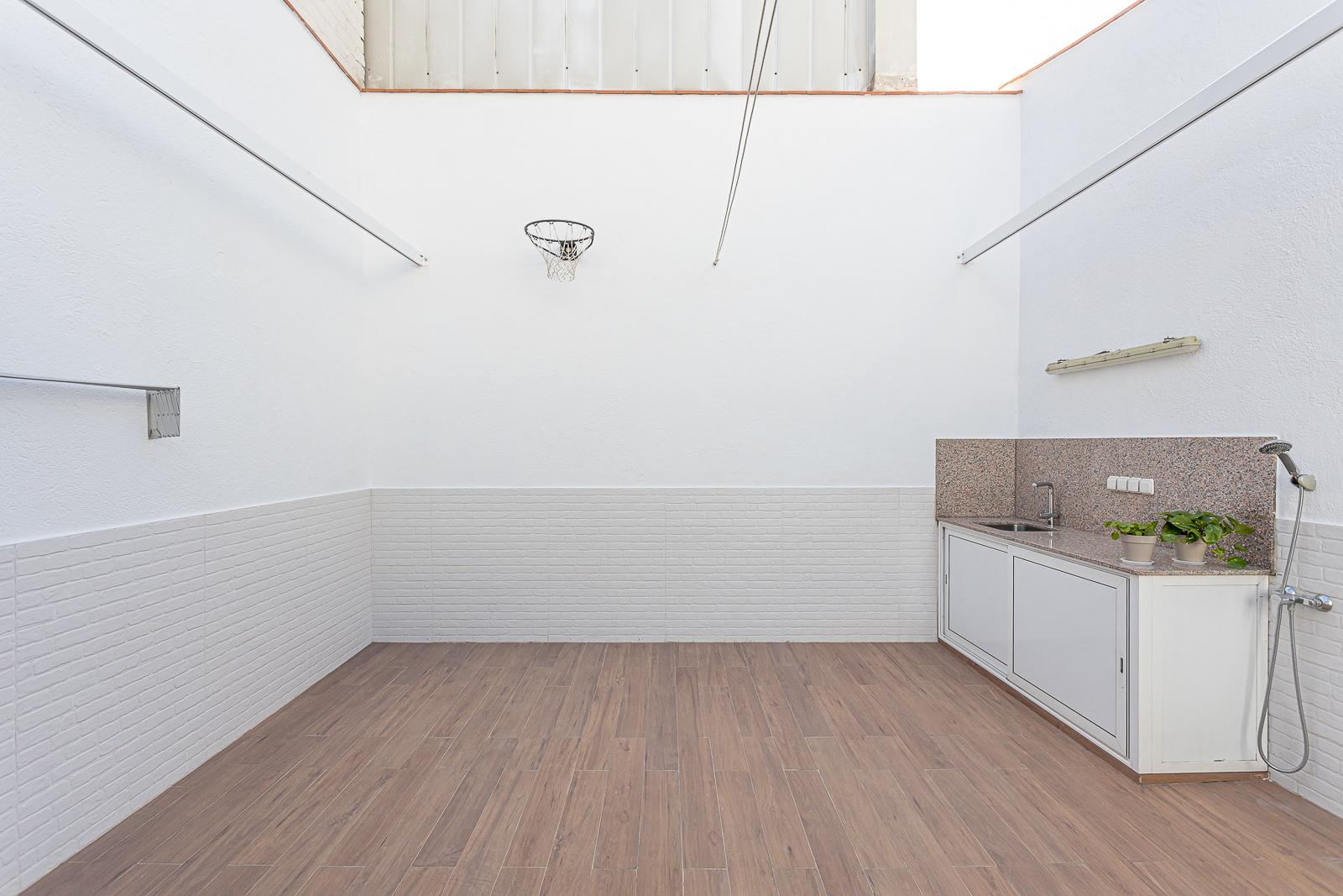 For sale of ground floor in Badalona