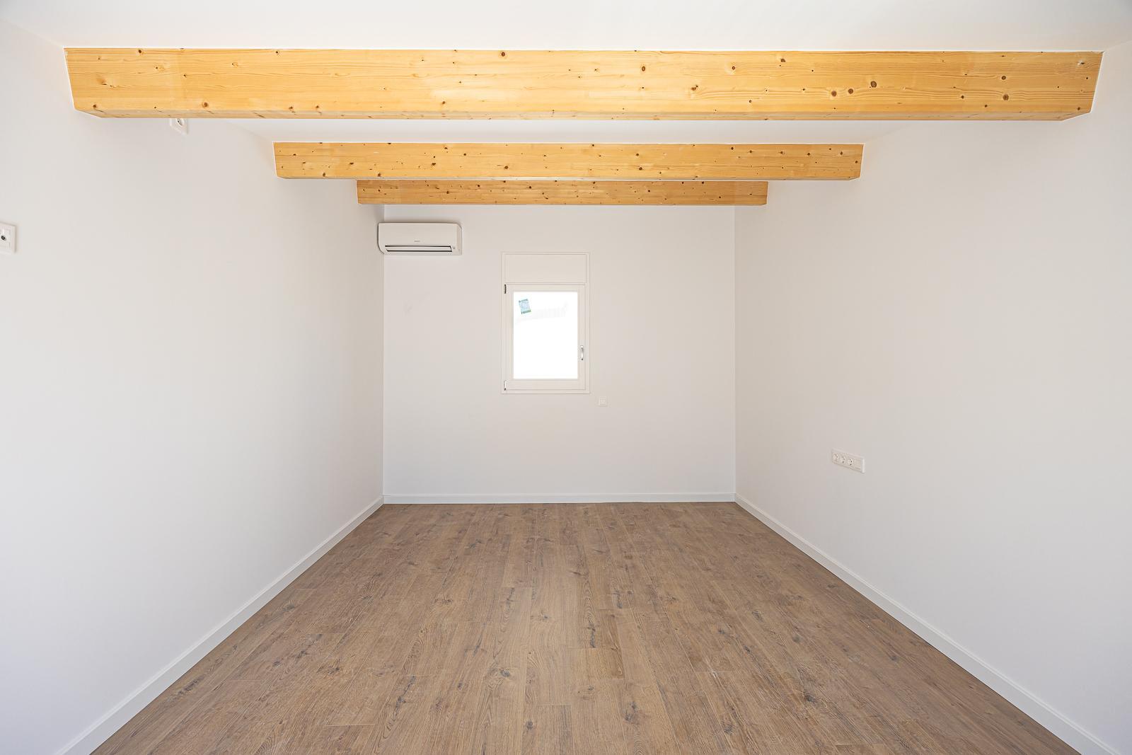 For sale of duplex in Badalona