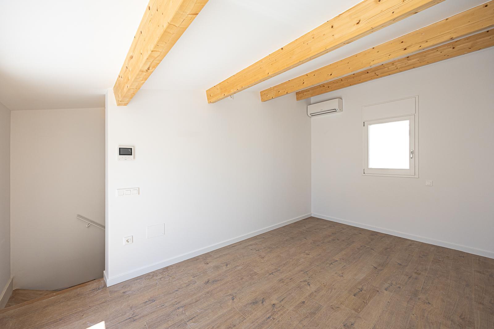 For sale of duplex in Badalona