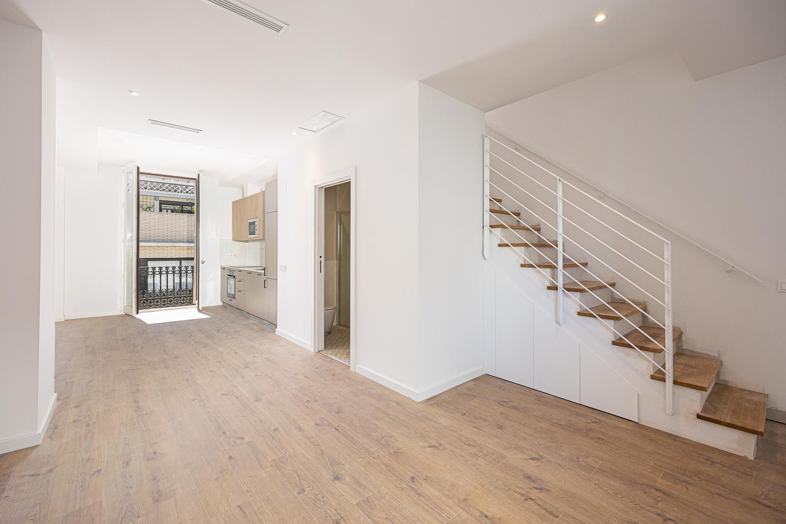 For sale of duplex in Badalona