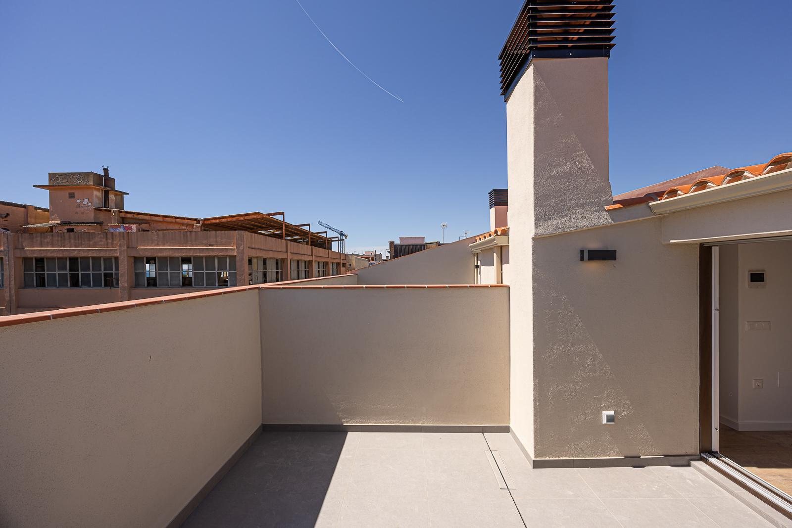 For sale of duplex in Badalona