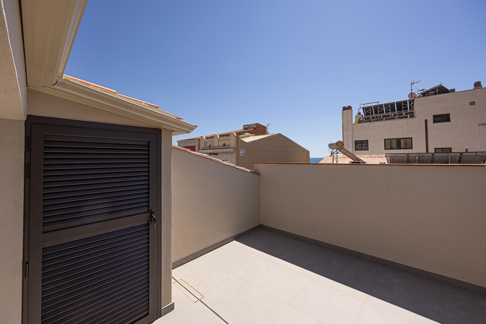 For sale of duplex in Badalona