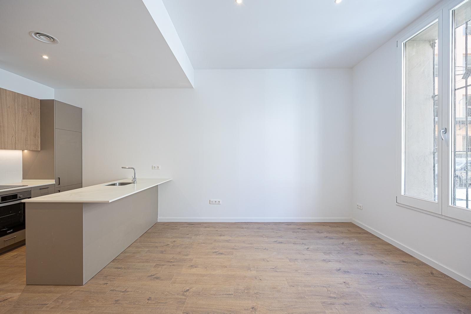 For sale of ground floor in Badalona