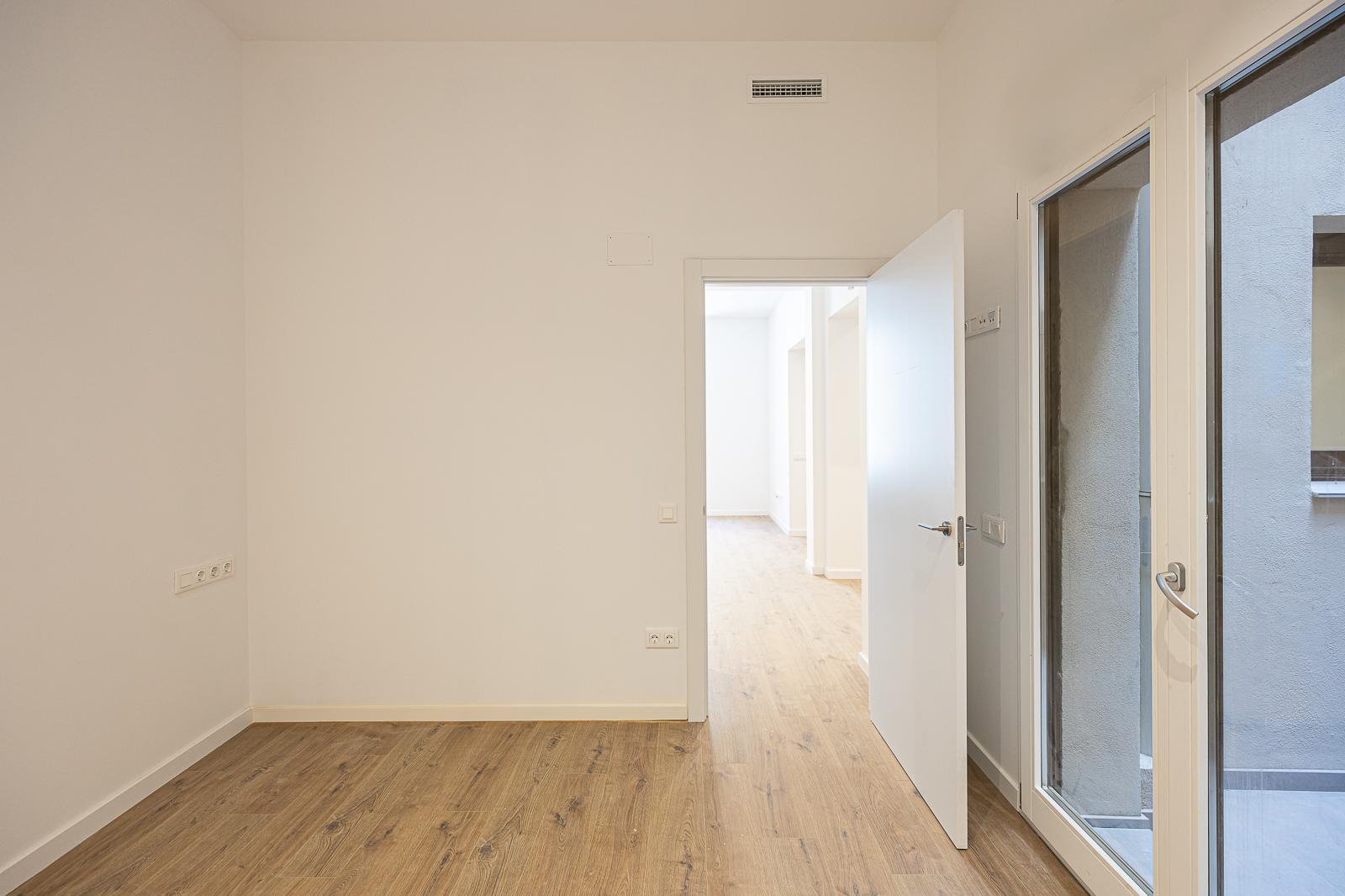 For sale of ground floor in Badalona