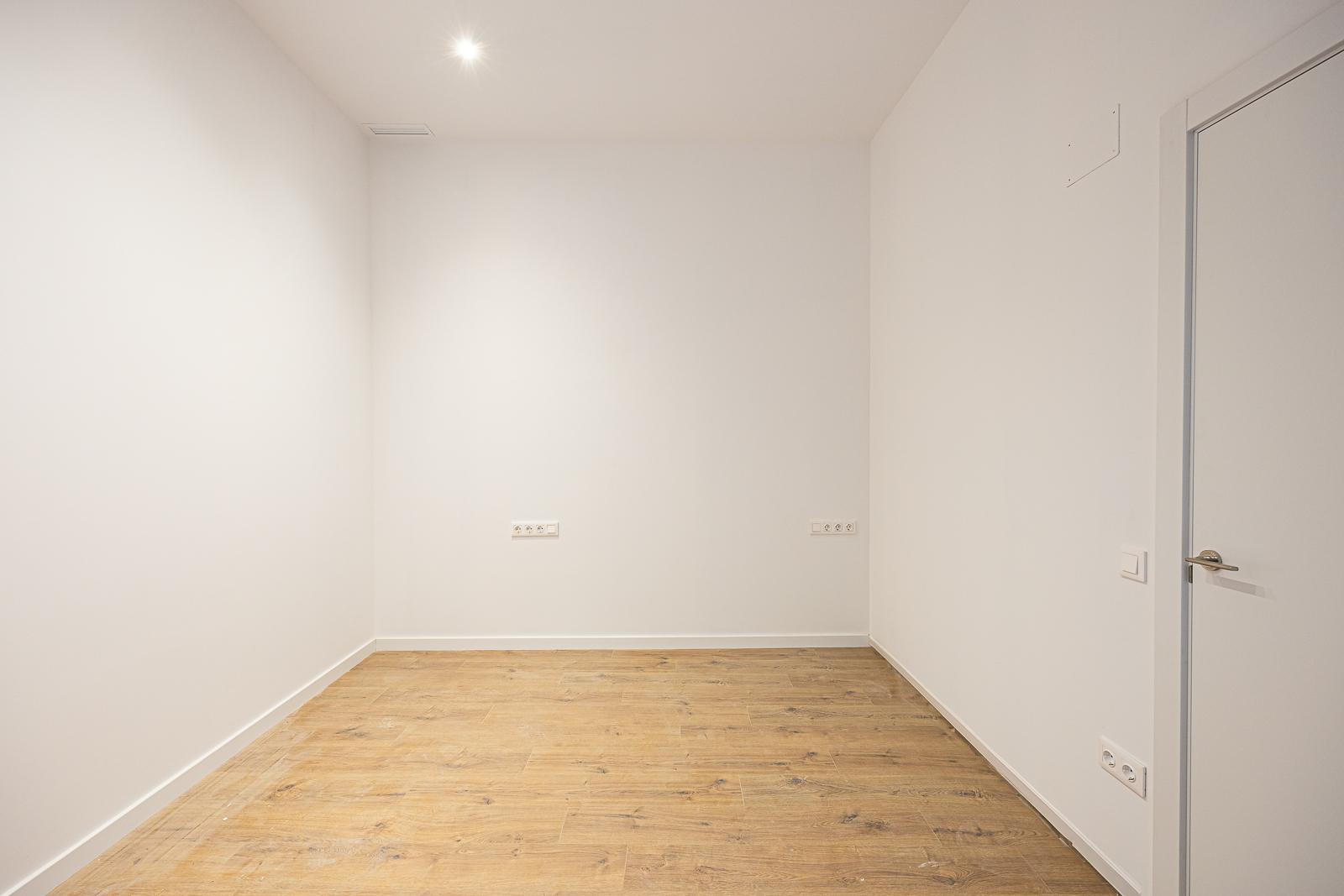 For sale of ground floor in Badalona