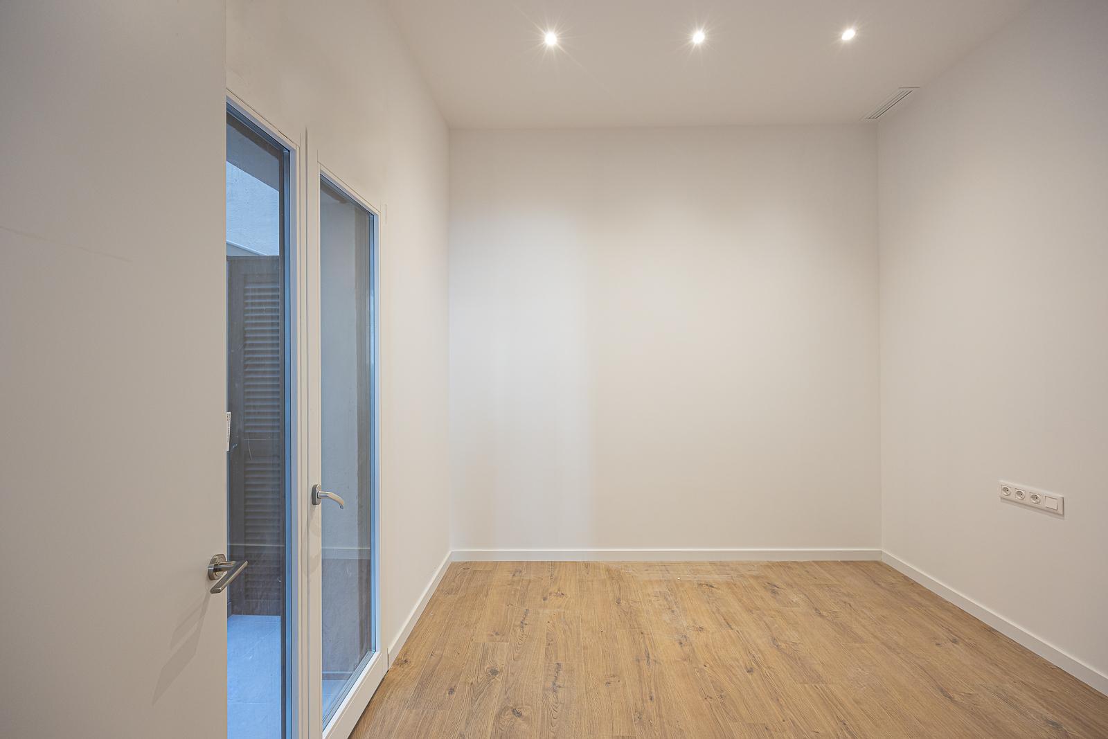 For sale of ground floor in Badalona