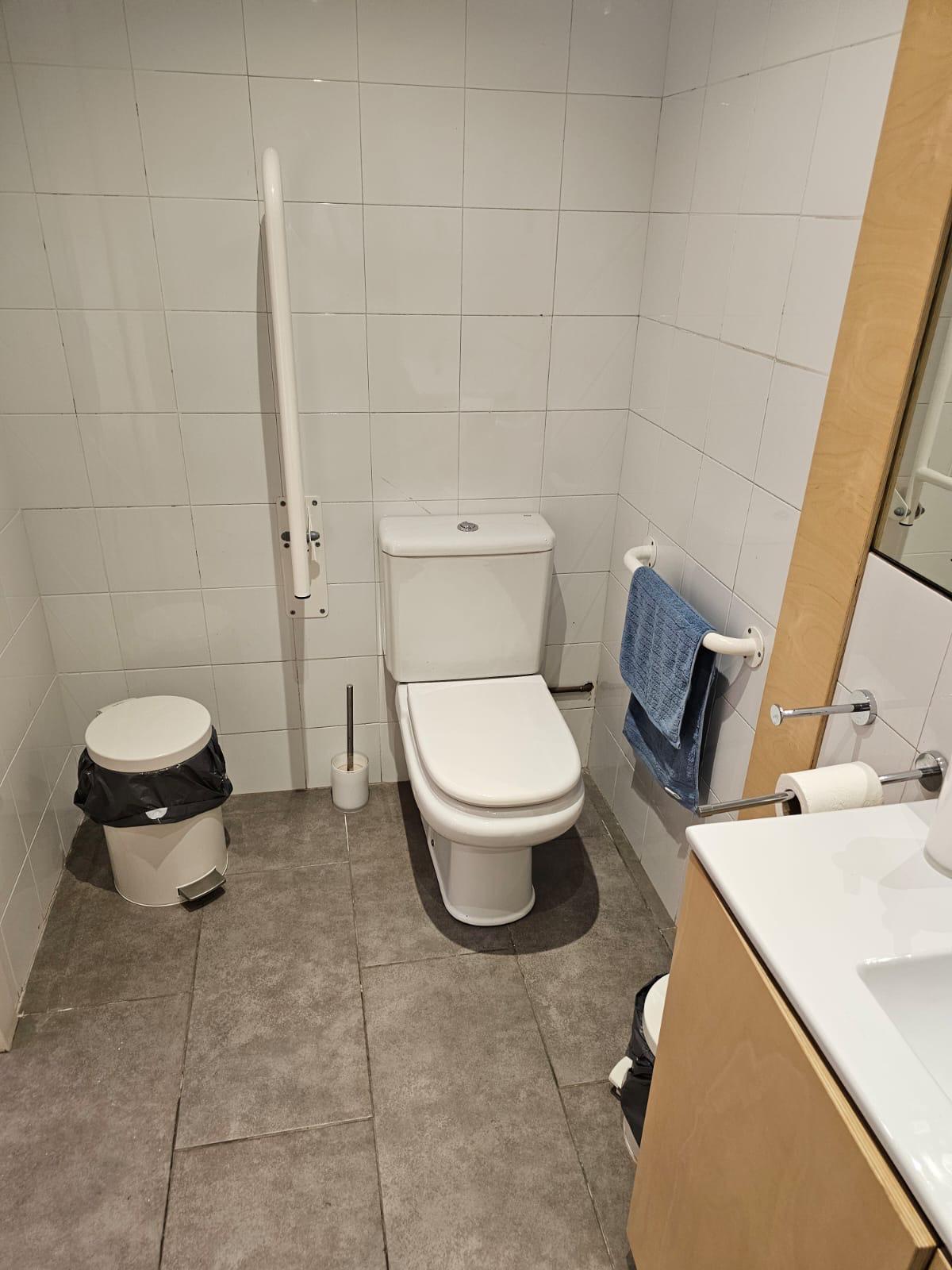 For rent of commercial in Badalona