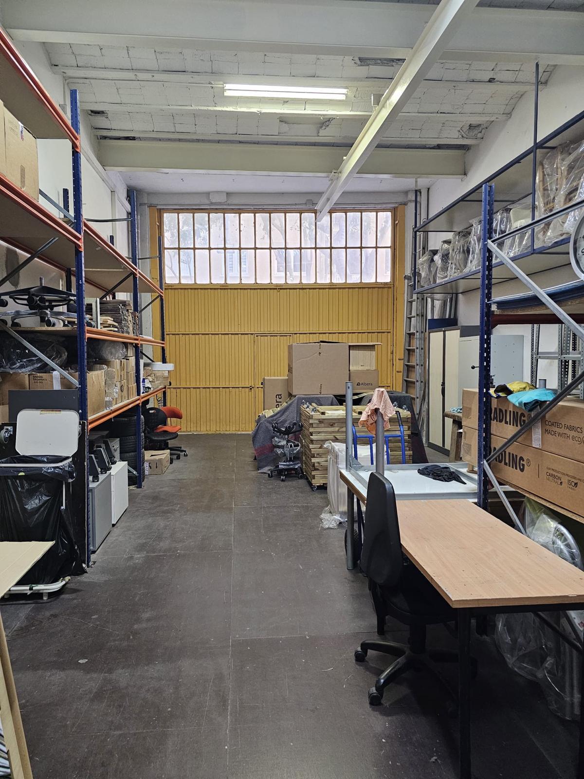 For rent of commercial in Badalona