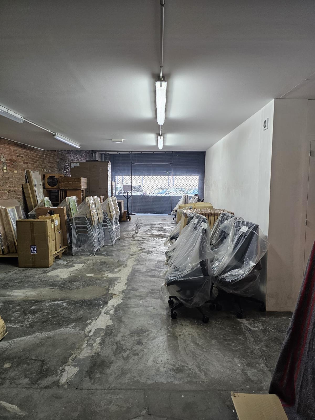 For rent of commercial in Badalona
