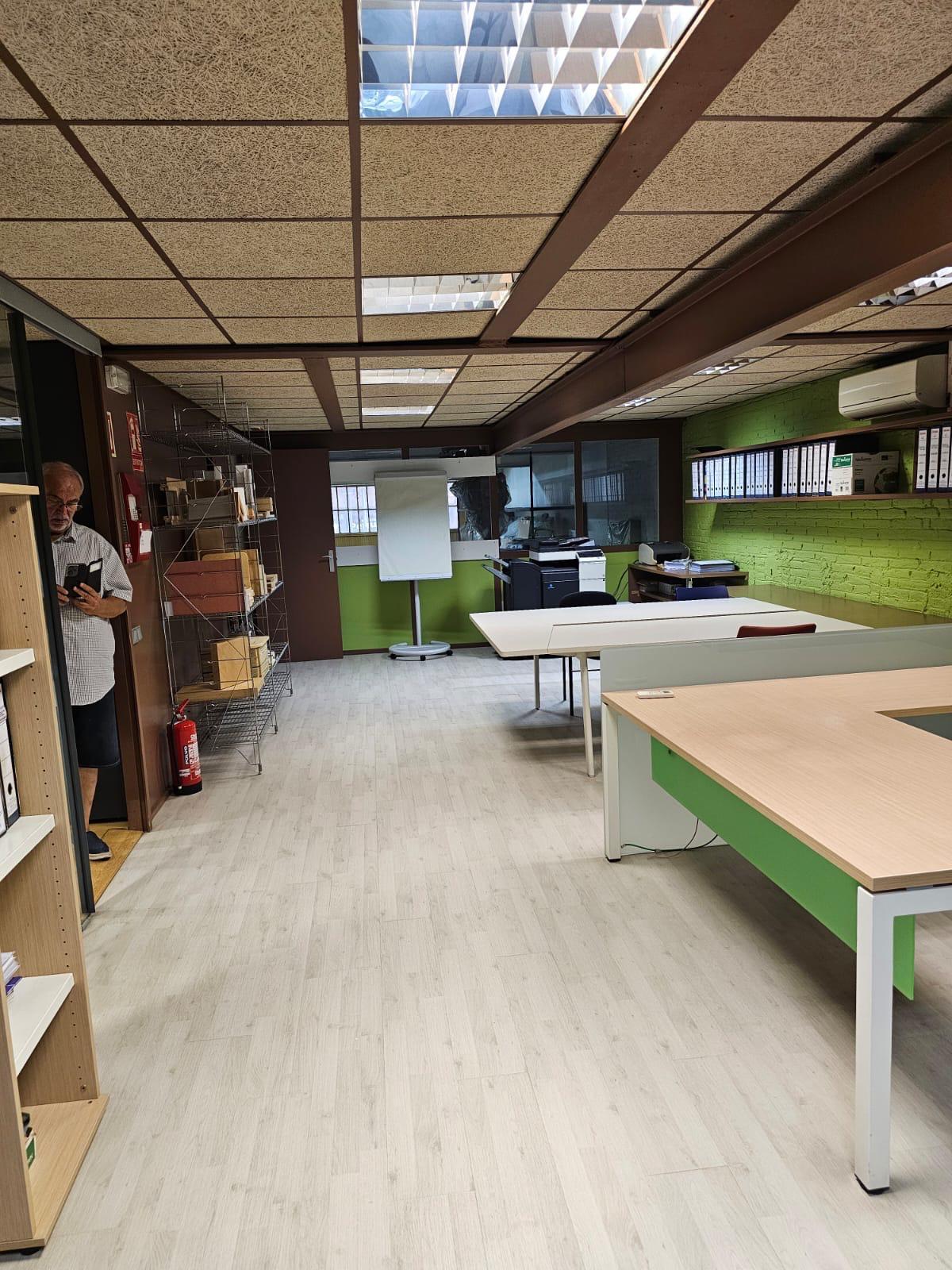 For rent of commercial in Badalona