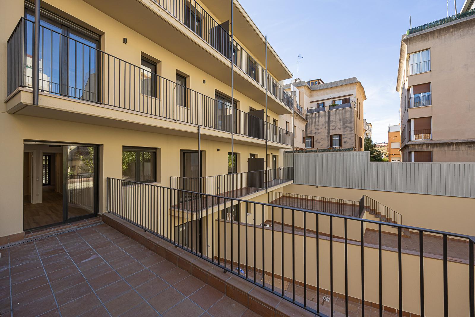 Venda de planta baixa a Badalona