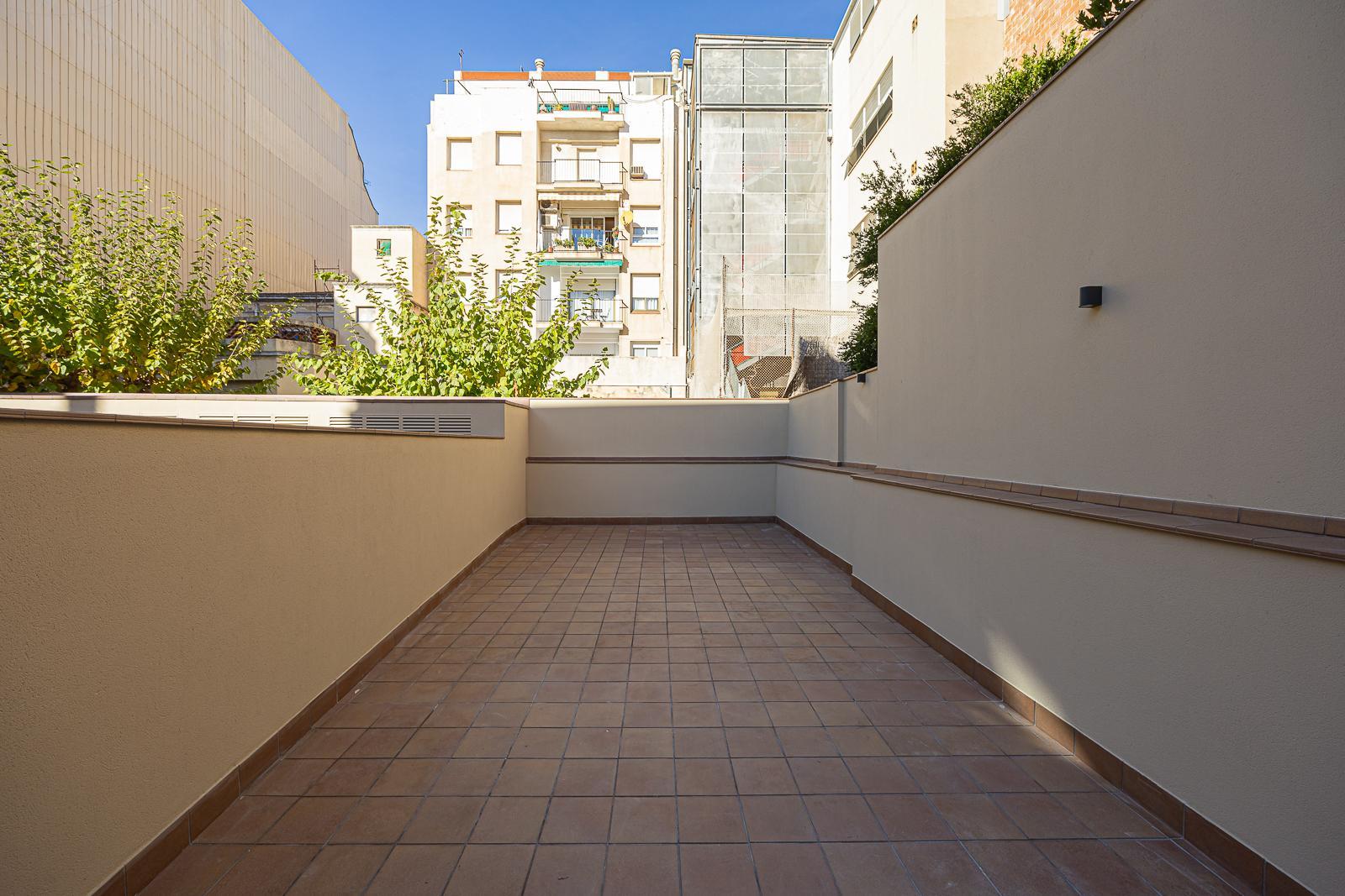 Venda de planta baixa a Badalona