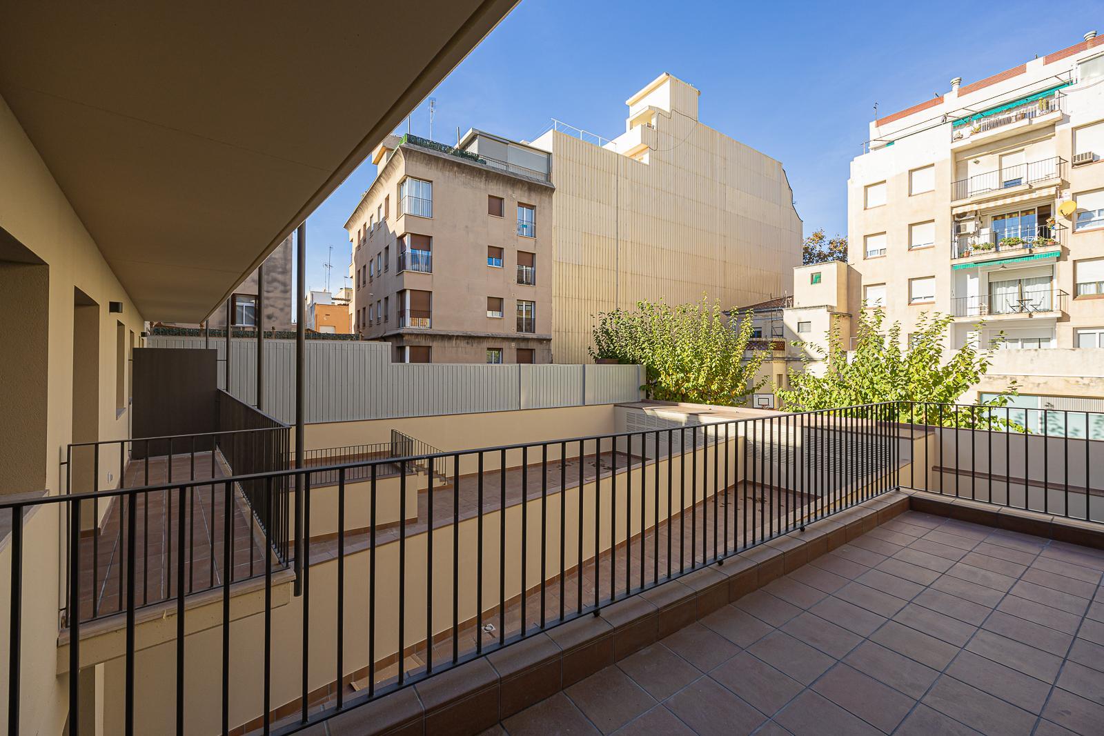 Venda de planta baixa a Badalona