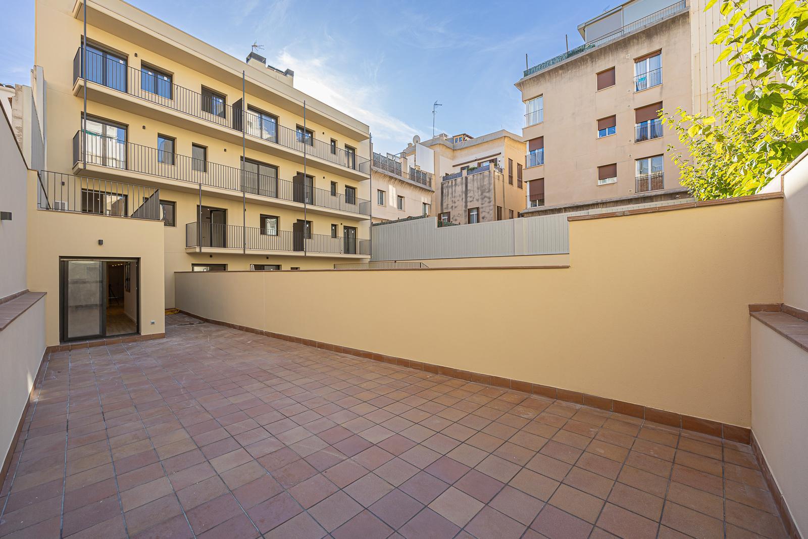 Venda de planta baixa a Badalona