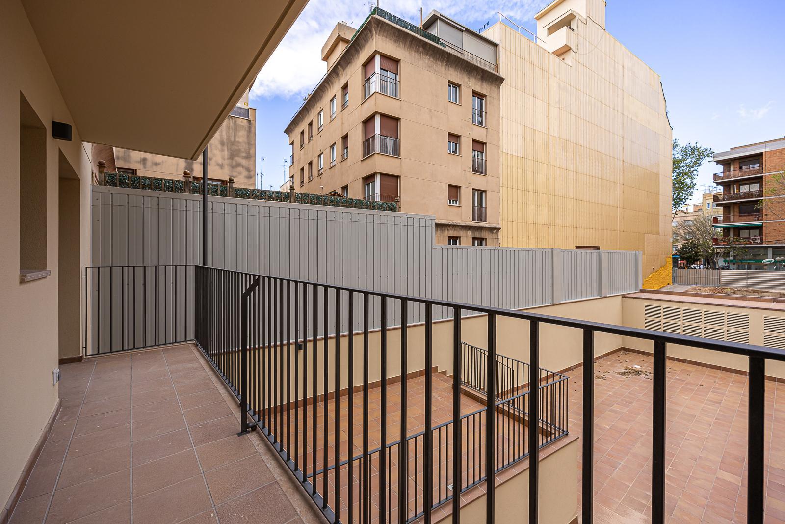 Venda de planta baixa a Badalona