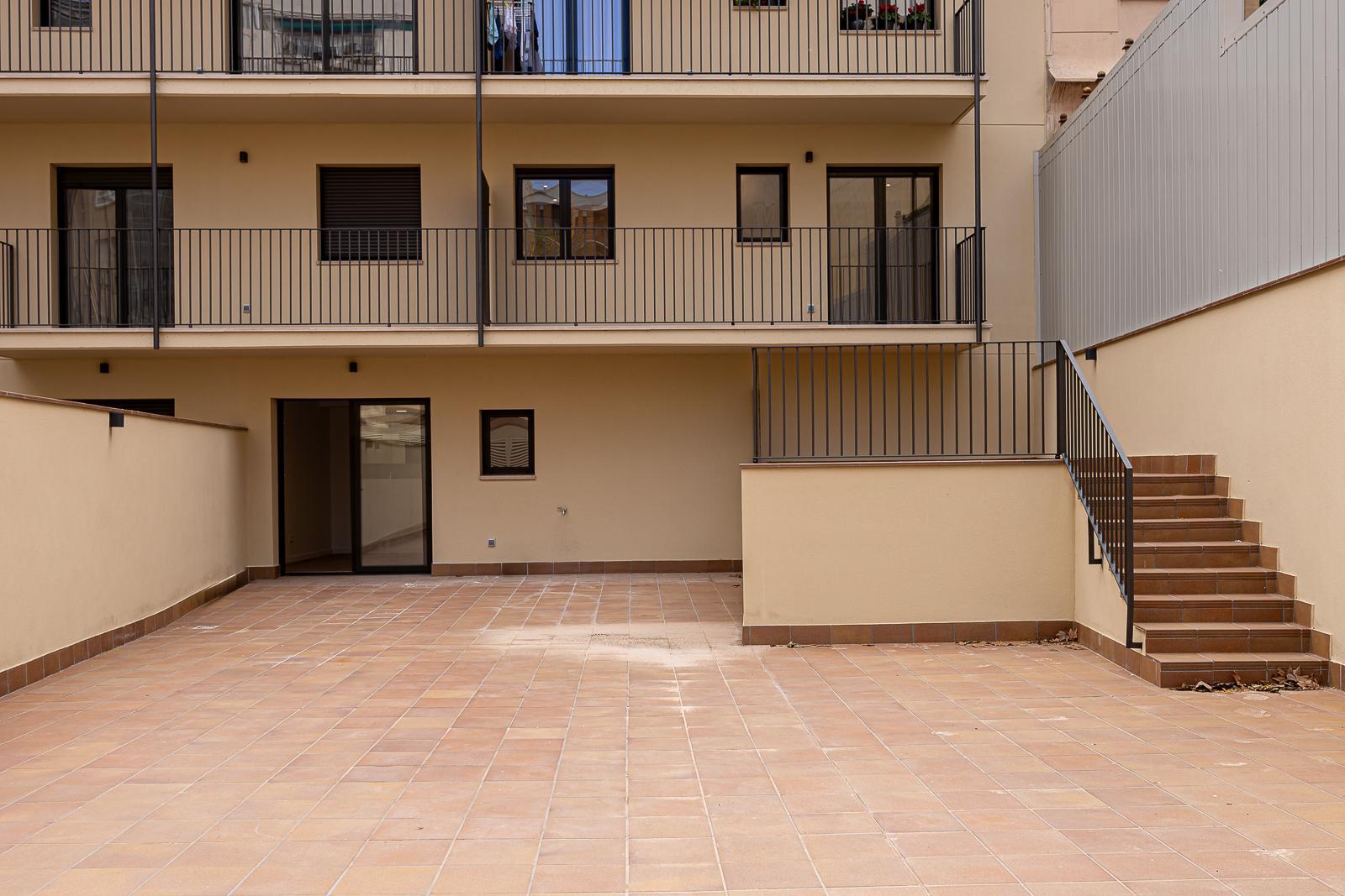 Venda de planta baixa a Badalona