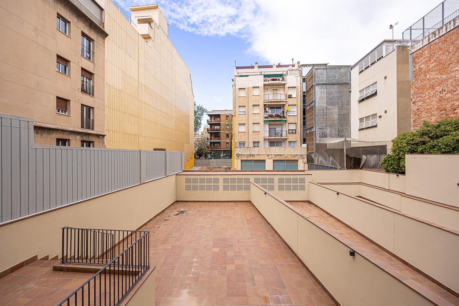 Venda de planta baixa a Badalona