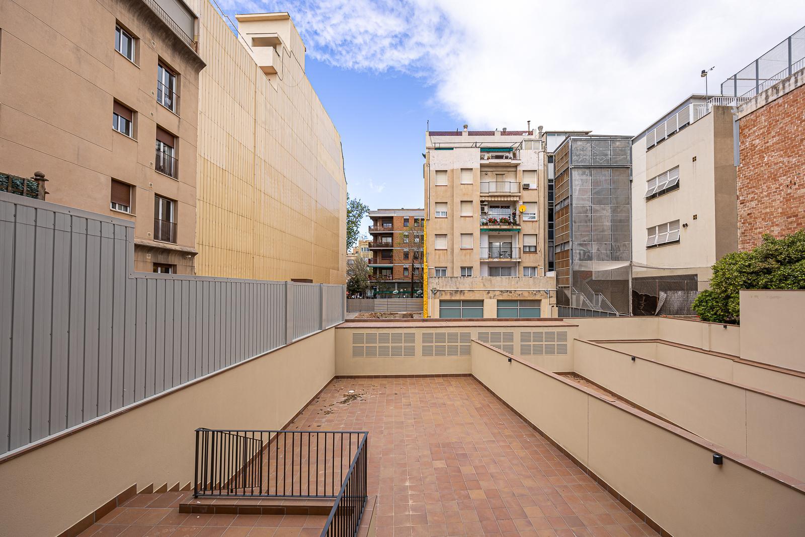 Venda de planta baixa a Badalona