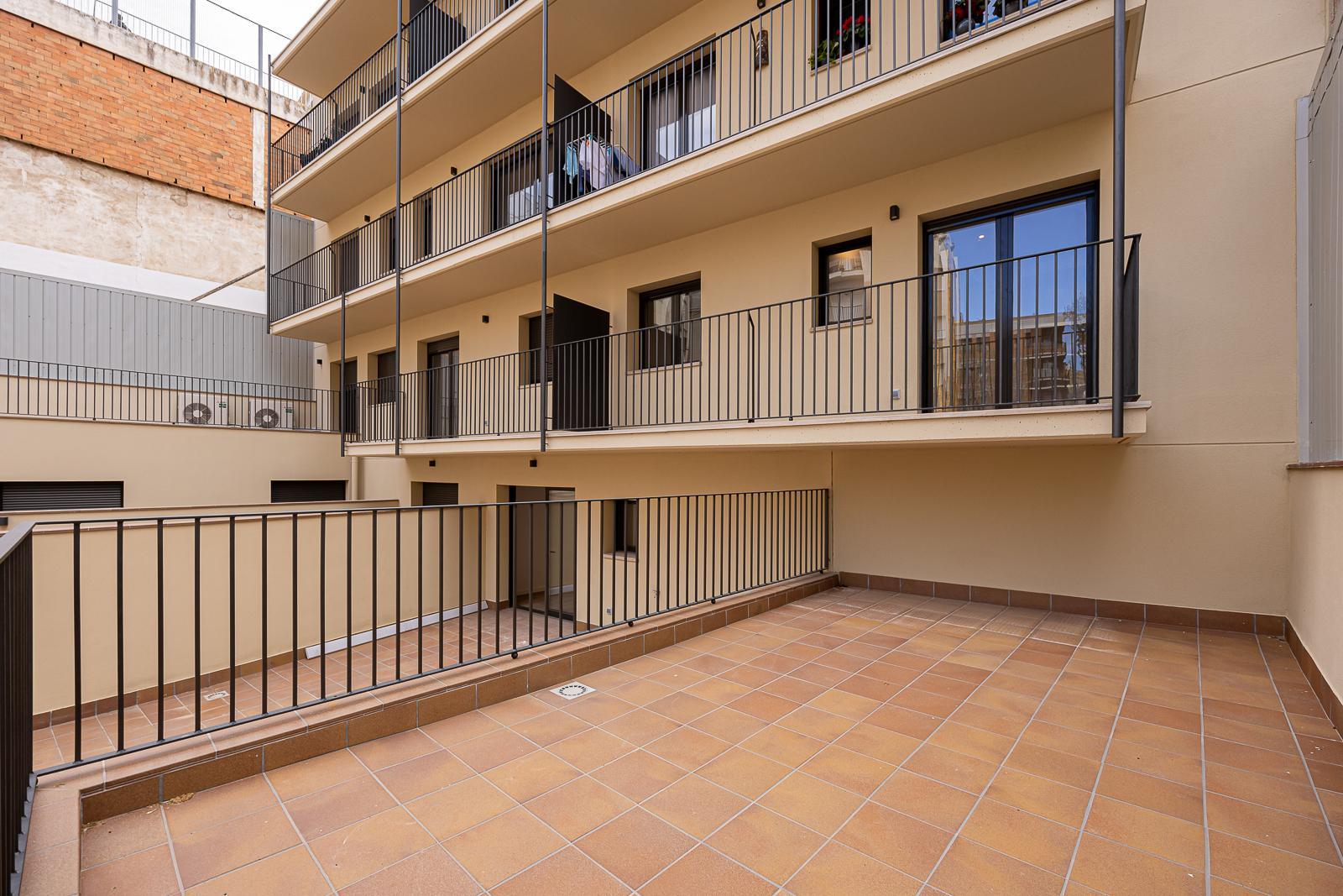 Venda de planta baixa a Badalona