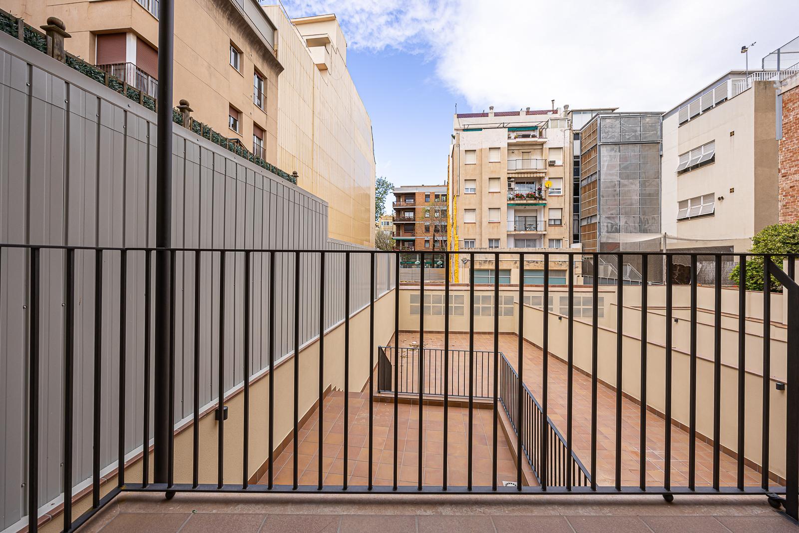 Venda de planta baixa a Badalona