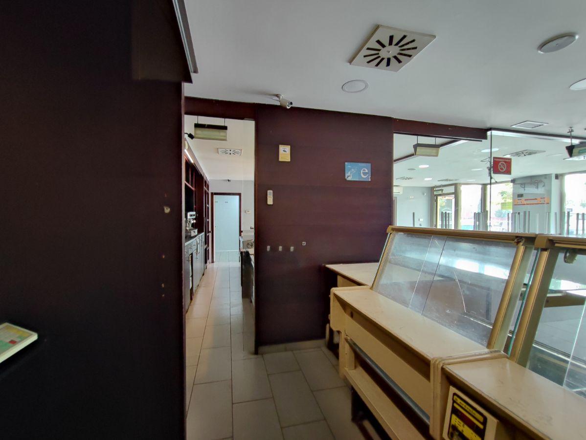 For rent of commercial in Pamplona