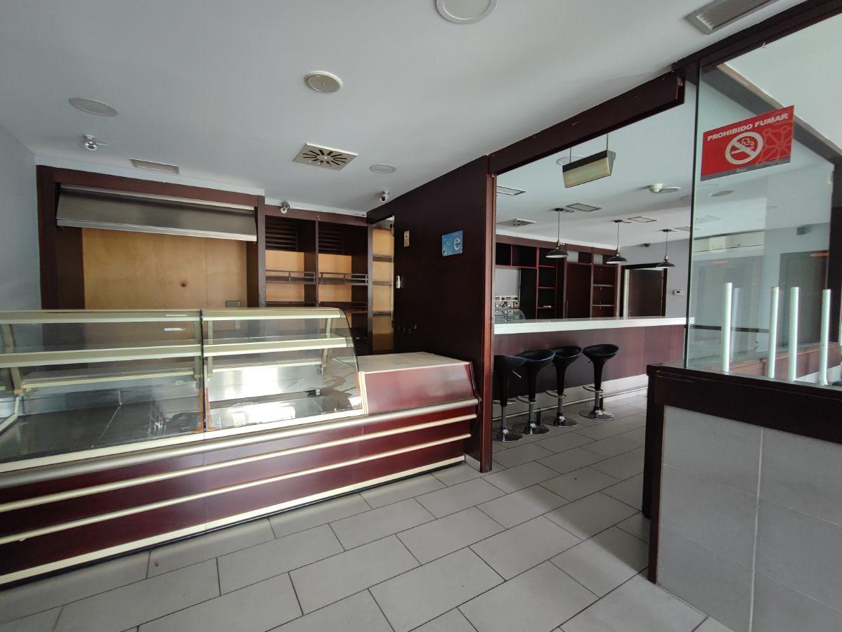 For rent of commercial in Pamplona